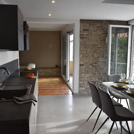 Apartment With Heated Pool, Regina Pula