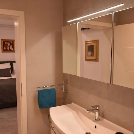 Apartment With Heated Pool, Regina