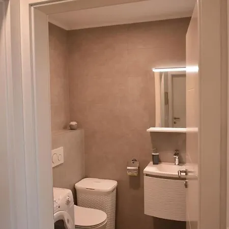 Apartment With Heated Pool, Regina