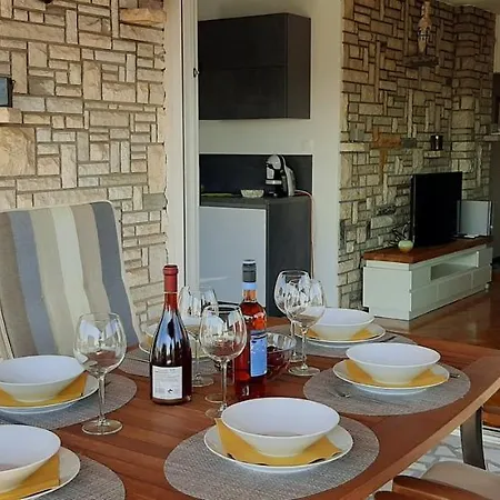 With Heated Pool, Regina Апартаменты