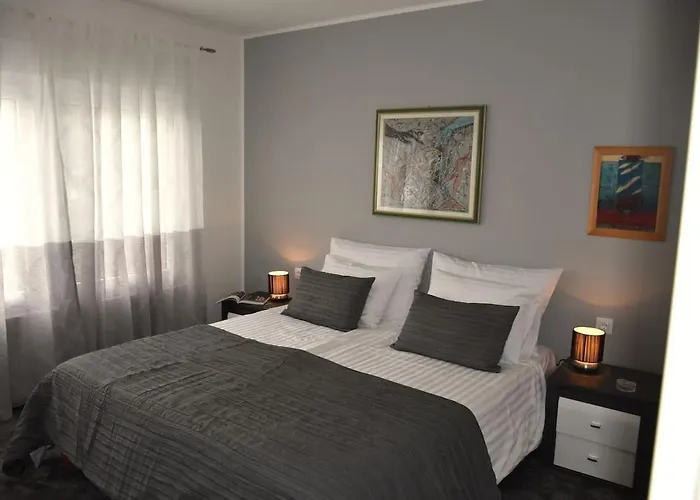 With Heated Pool, Regina Apartman Pula