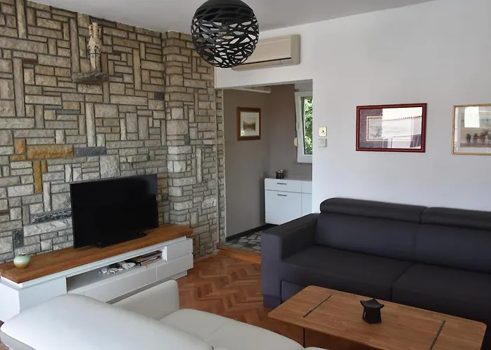 Apartman With Heated Pool, Regina Pula