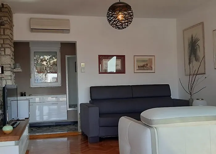 Apartman With Heated Pool, Regina *