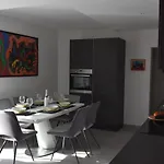 Apartament With Heated Pool, Regina